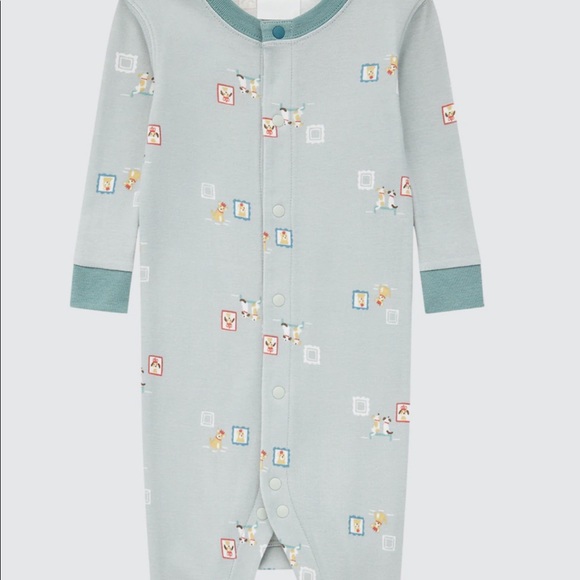8.5 new Uniqlo baby one-piece footie, great condition! - Picture 2 of 4
